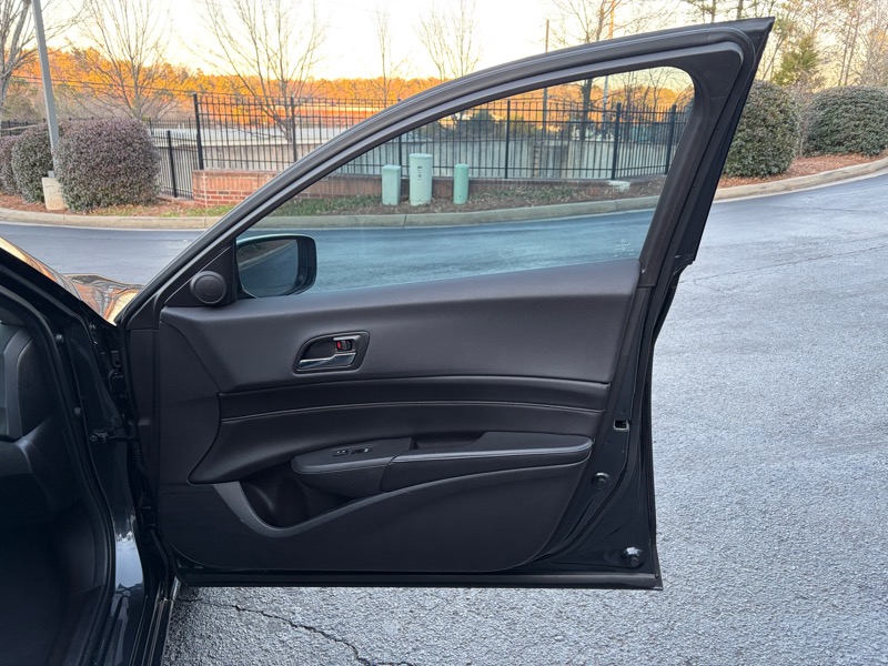 Acura ILX 8-Spd AT 2016