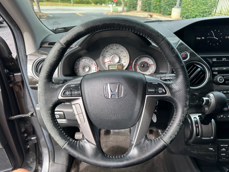 Honda Pilot EX-L 2WD 5-Spd AT with Navigation 2012 Honda Pilot EX-L 2WD 5-Spd AT with Navigation 2012