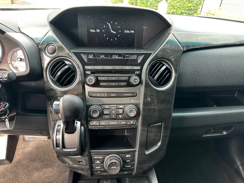 Honda Pilot EX-L 2WD 5-Spd AT with Navigation 2012 Honda Pilot EX-L 2WD 5-Spd AT with Navigation 2012