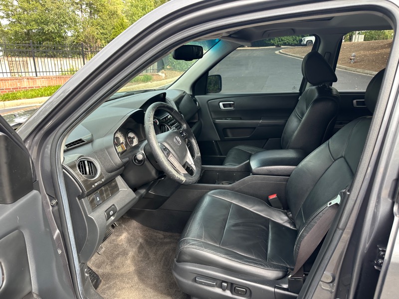 Honda Pilot EX-L 2WD 5-Spd AT with Navigation 2012 Honda Pilot EX-L 2WD 5-Spd AT with Navigation 2012
