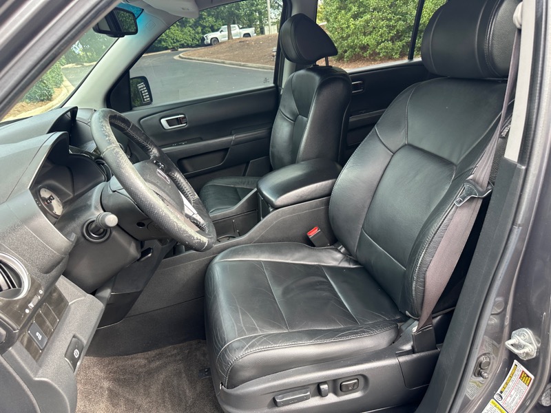 Honda Pilot EX-L 2WD 5-Spd AT with Navigation 2012 Honda Pilot EX-L 2WD 5-Spd AT with Navigation 2012