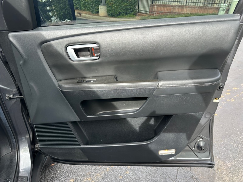 Honda Pilot EX-L 2WD 5-Spd AT with Navigation 2012 Honda Pilot EX-L 2WD 5-Spd AT with Navigation 2012