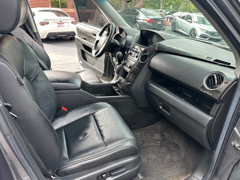 Honda Pilot EX-L 2WD 5-Spd AT with Navigation 2012 Honda Pilot EX-L 2WD 5-Spd AT with Navigation 2012