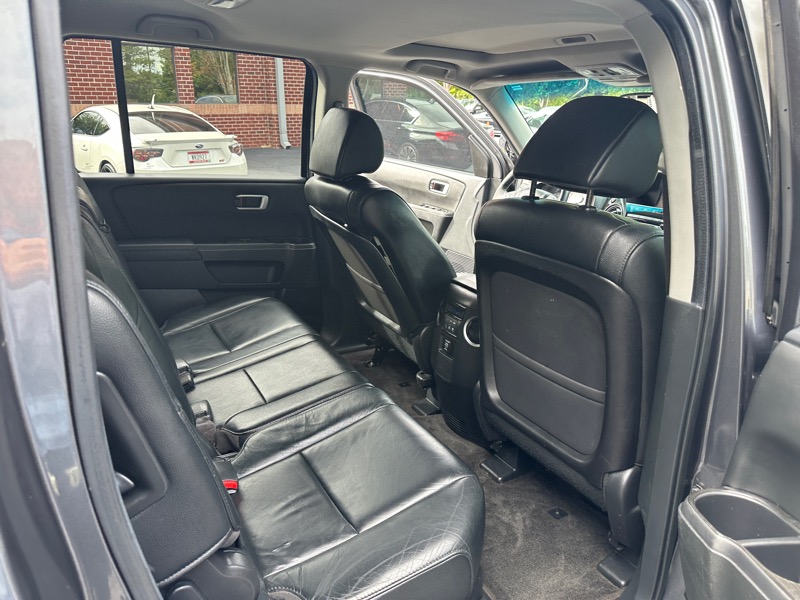 Honda Pilot EX-L 2WD 5-Spd AT with Navigation 2012 Honda Pilot EX-L 2WD 5-Spd AT with Navigation 2012