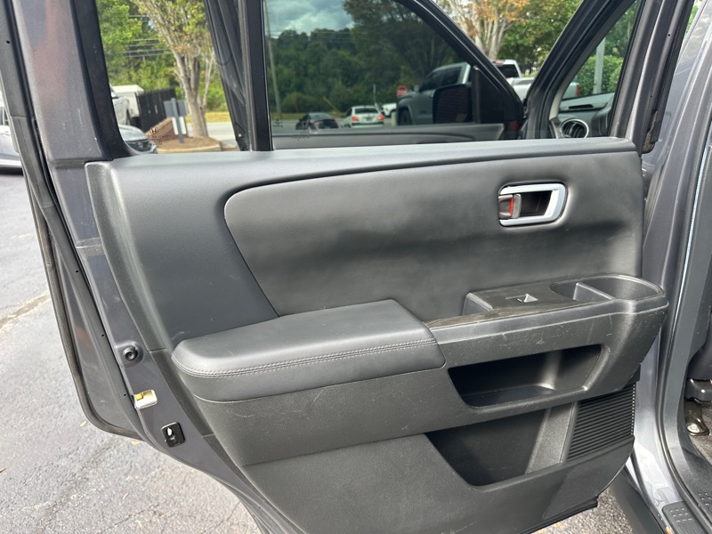 Honda Pilot EX-L 2WD 5-Spd AT with Navigation 2012 Honda Pilot EX-L 2WD 5-Spd AT with Navigation 2012