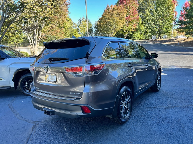Toyota Highlander XLE AWD V6 2016 Toyota Highlander XLE AWD V6 2016