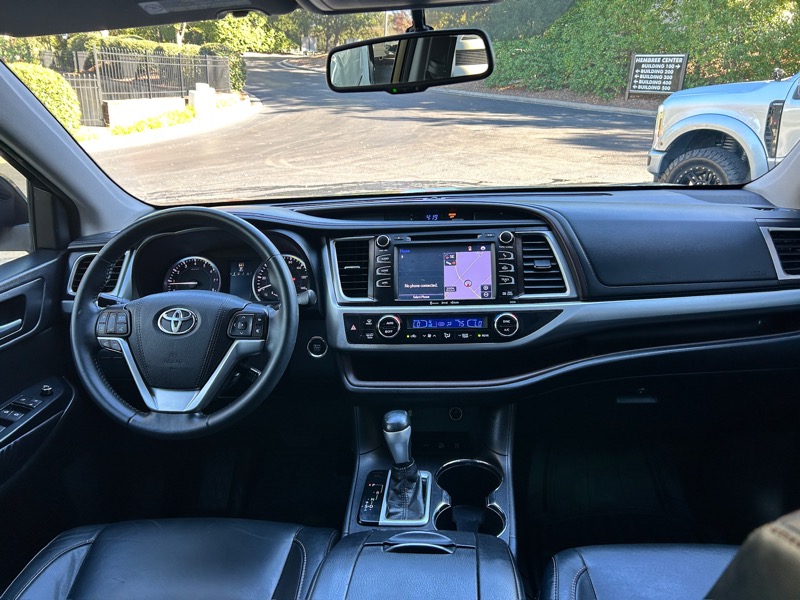 Toyota Highlander XLE AWD V6 2016 Toyota Highlander XLE AWD V6 2016