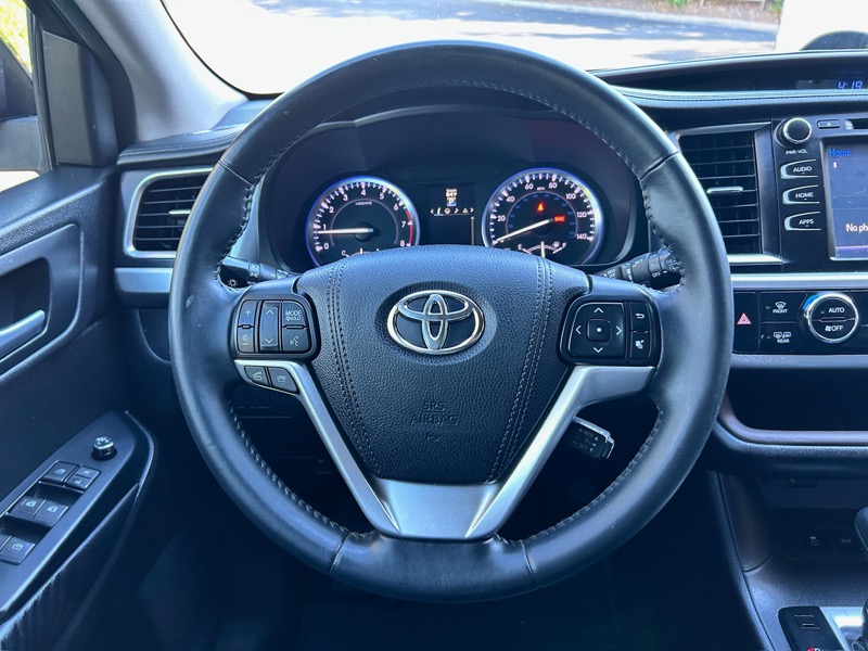 Toyota Highlander XLE AWD V6 2016 Toyota Highlander XLE AWD V6 2016