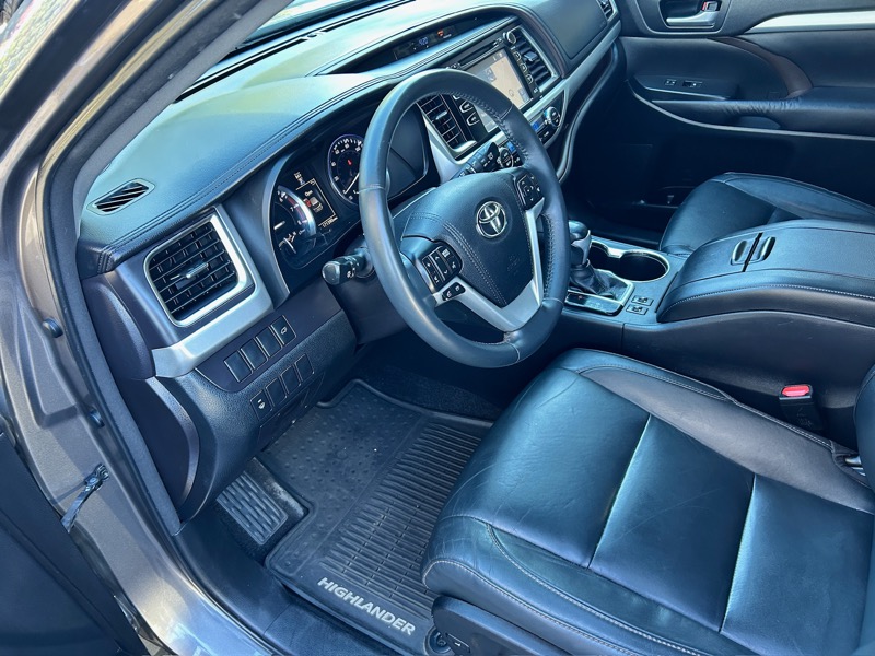 Toyota Highlander XLE AWD V6 2016 Toyota Highlander XLE AWD V6 2016