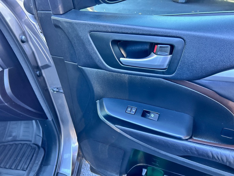 Toyota Highlander XLE AWD V6 2016 Toyota Highlander XLE AWD V6 2016