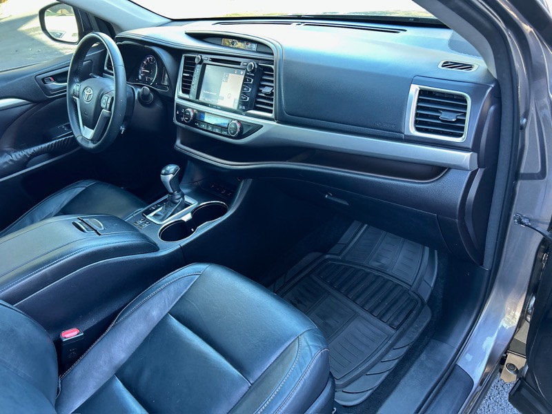 Toyota Highlander XLE AWD V6 2016 Toyota Highlander XLE AWD V6 2016