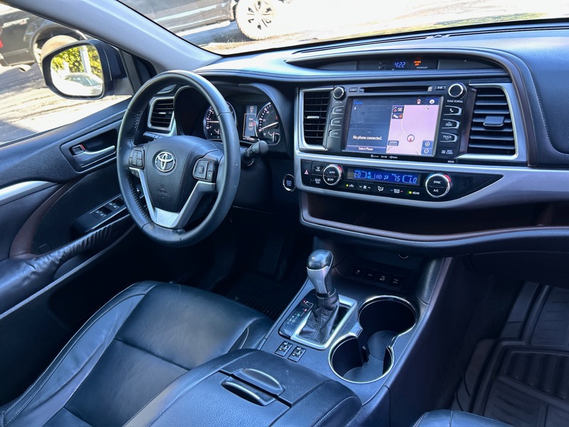 Toyota Highlander XLE AWD V6 2016 Toyota Highlander XLE AWD V6 2016