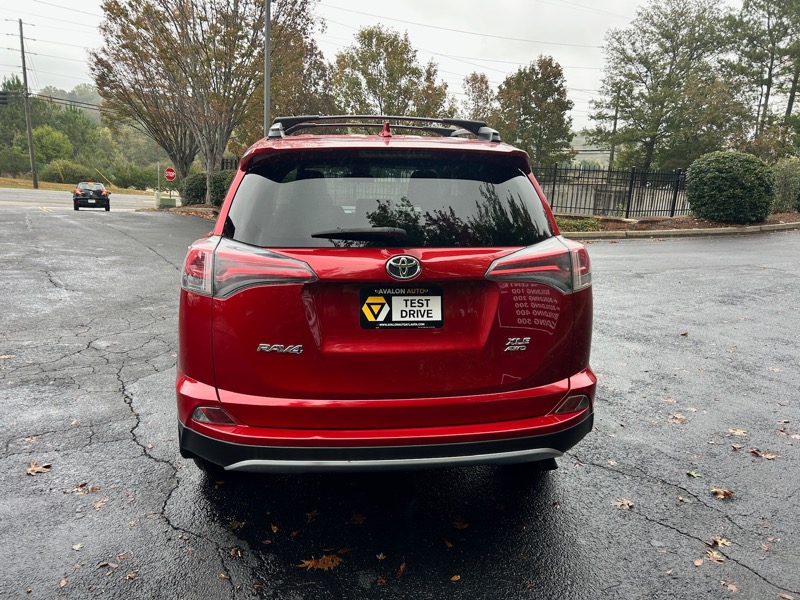 Toyota RAV4 XLE AWD 2017 Toyota RAV4 XLE AWD 2017
