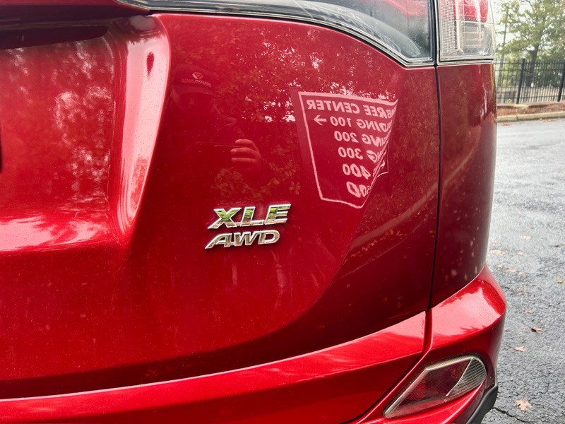 Toyota RAV4 XLE AWD 2017 Toyota RAV4 XLE AWD 2017