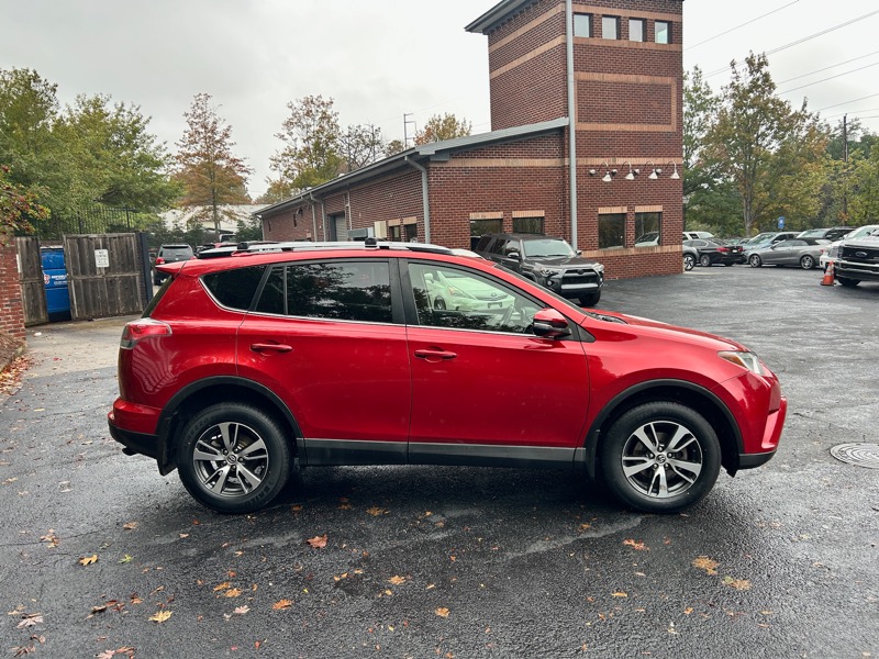 Toyota RAV4 XLE AWD 2017 Toyota RAV4 XLE AWD 2017