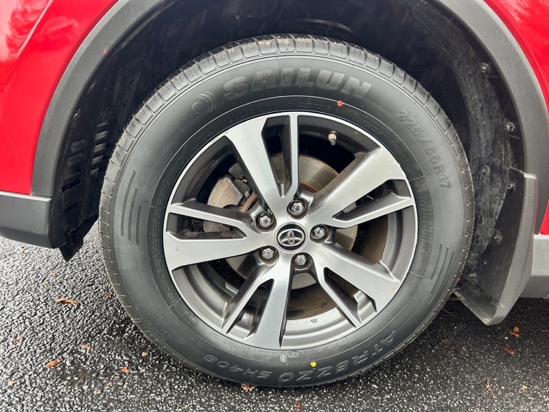 Toyota RAV4 XLE AWD 2017 Toyota RAV4 XLE AWD 2017