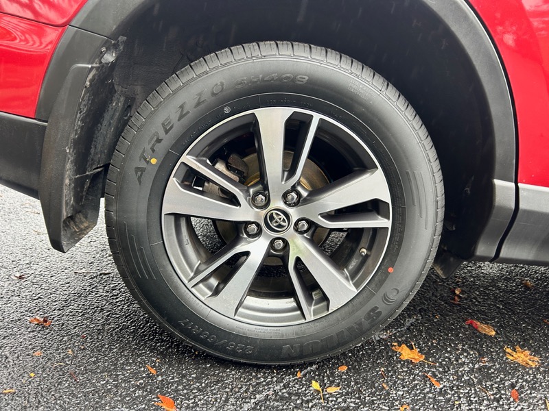 Toyota RAV4 XLE AWD 2017 Toyota RAV4 XLE AWD 2017