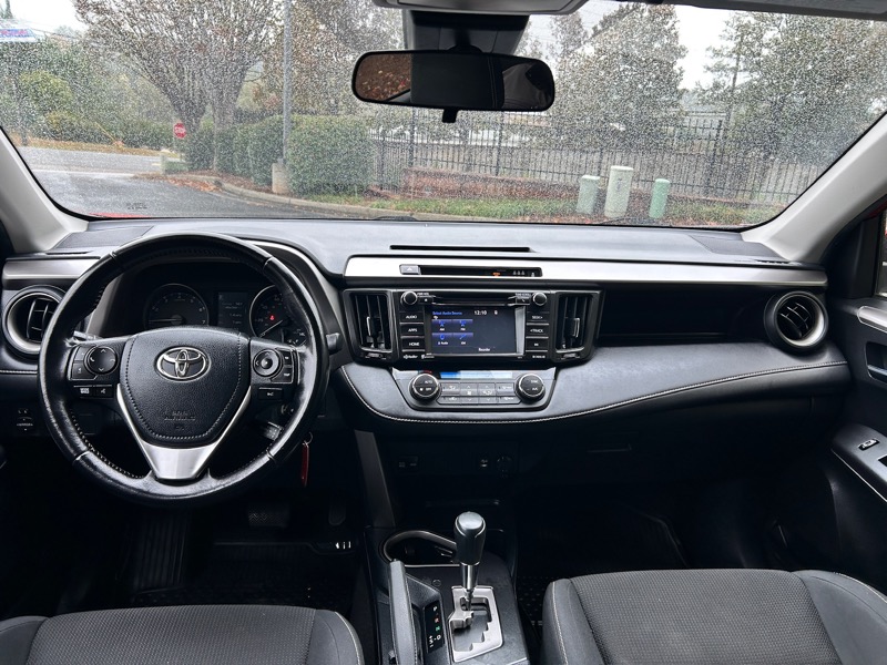 Toyota RAV4 XLE AWD 2017 Toyota RAV4 XLE AWD 2017