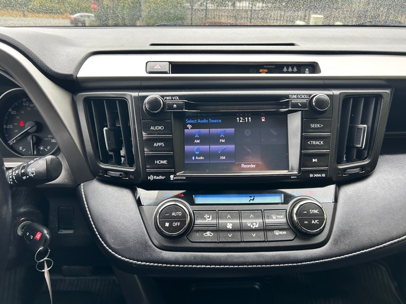 Toyota RAV4 XLE AWD 2017 Toyota RAV4 XLE AWD 2017