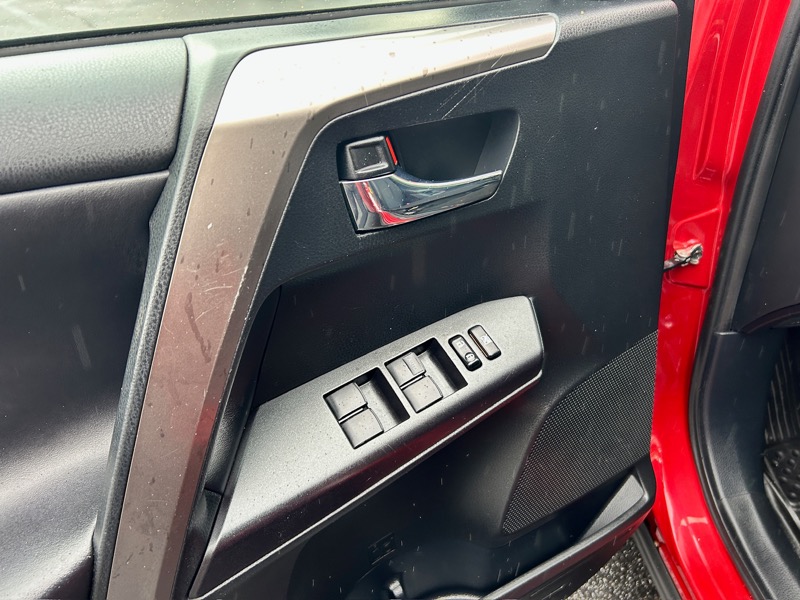 Toyota RAV4 XLE AWD 2017 Toyota RAV4 XLE AWD 2017