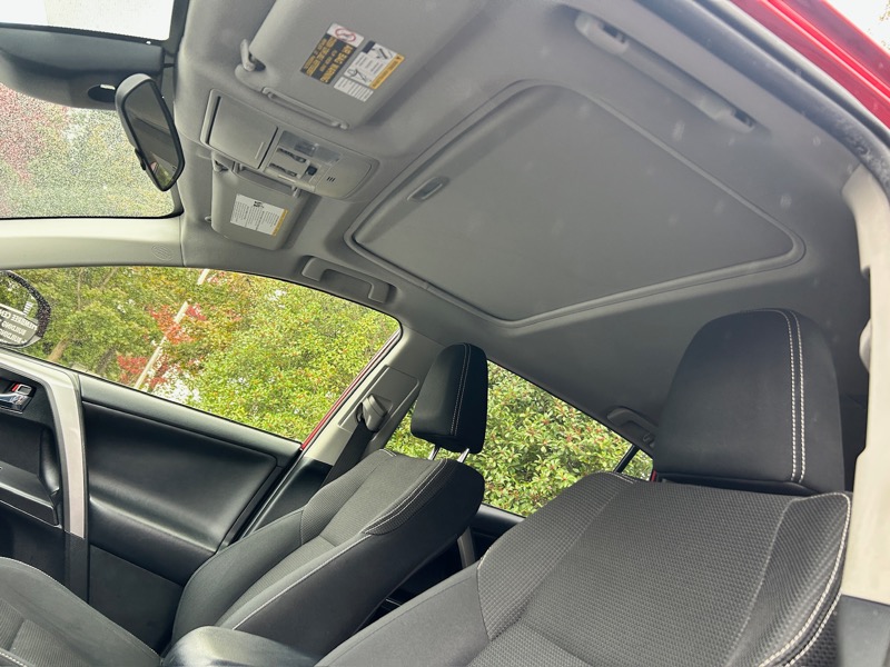 Toyota RAV4 XLE AWD 2017 Toyota RAV4 XLE AWD 2017