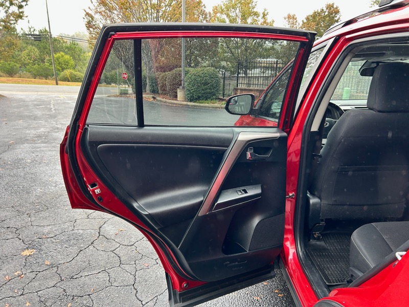 Toyota RAV4 XLE AWD 2017 Toyota RAV4 XLE AWD 2017