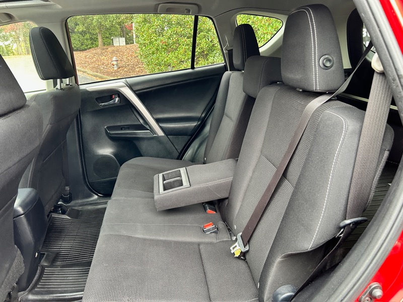 Toyota RAV4 XLE AWD 2017 Toyota RAV4 XLE AWD 2017