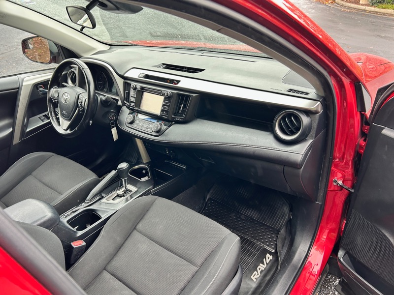 Toyota RAV4 XLE AWD 2017 Toyota RAV4 XLE AWD 2017