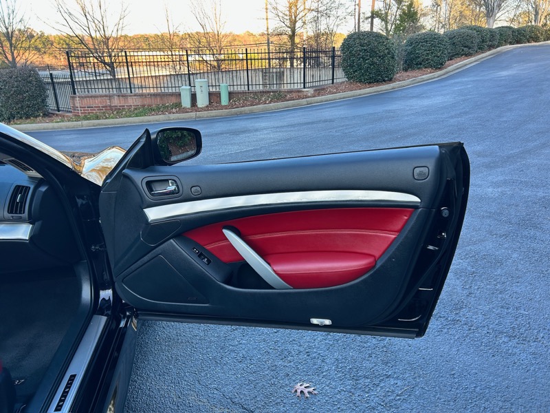 Infiniti G Convertible  2013