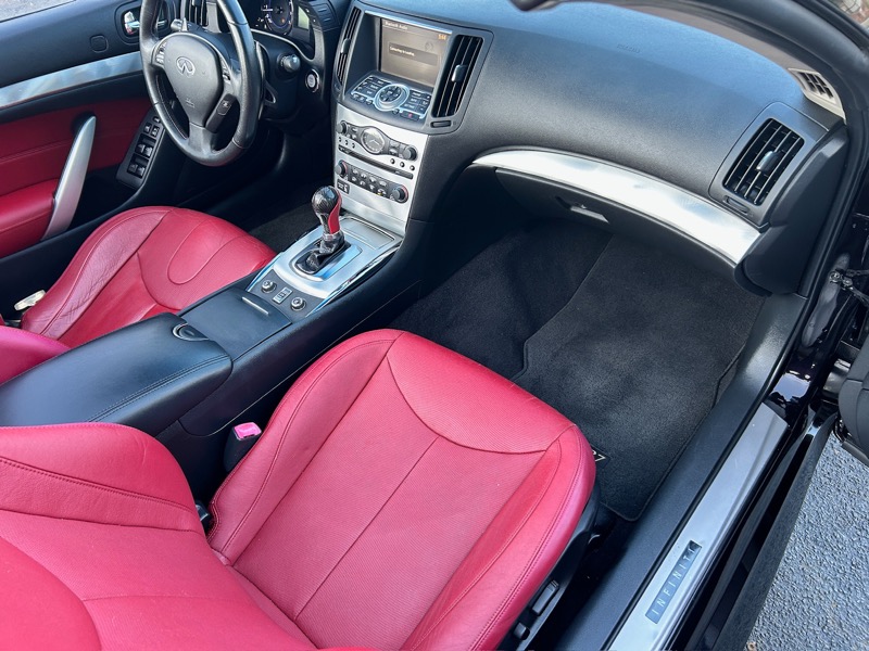 Infiniti G Convertible  2013