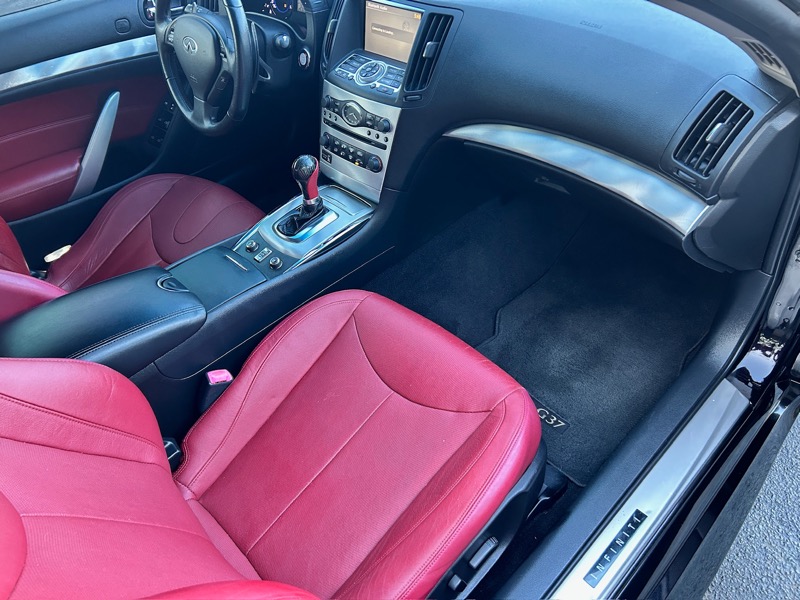 Infiniti G Convertible  2013