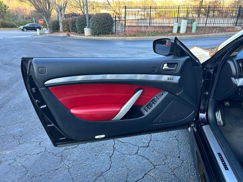 Infiniti G Convertible  2013