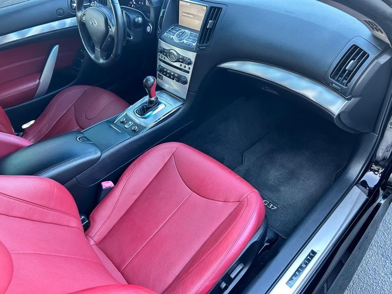 Infiniti G Convertible  2013