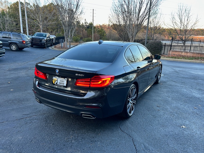 BMW 5-Series 540i 2019