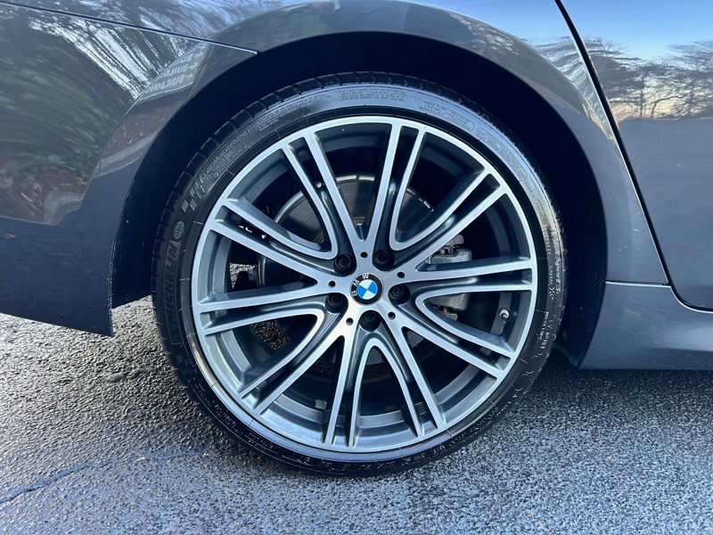 BMW 5-Series 540i 2019