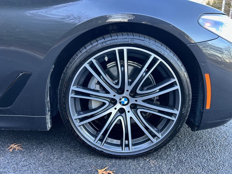 BMW 5-Series 540i 2019