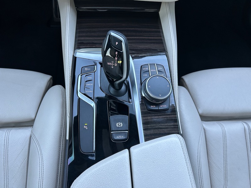 BMW 5-Series 540i 2019