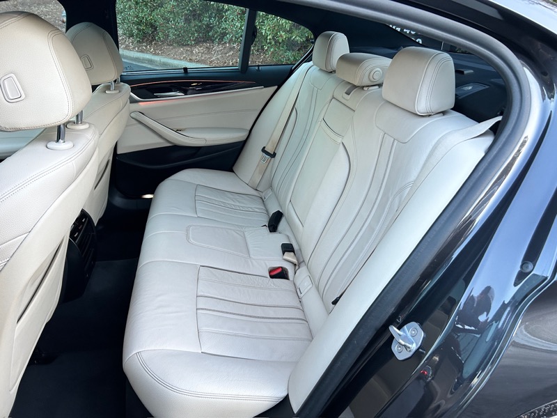 BMW 5-Series 540i 2019