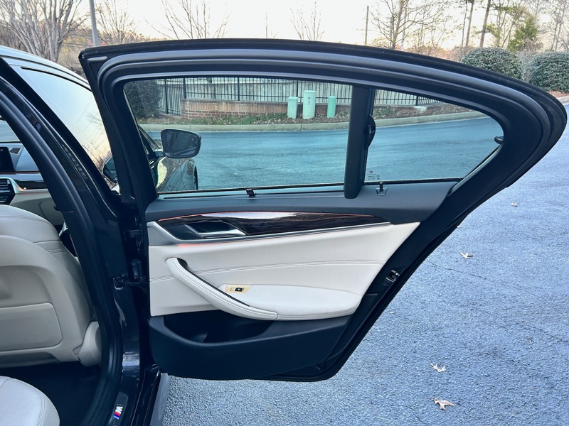 BMW 5-Series 540i 2019