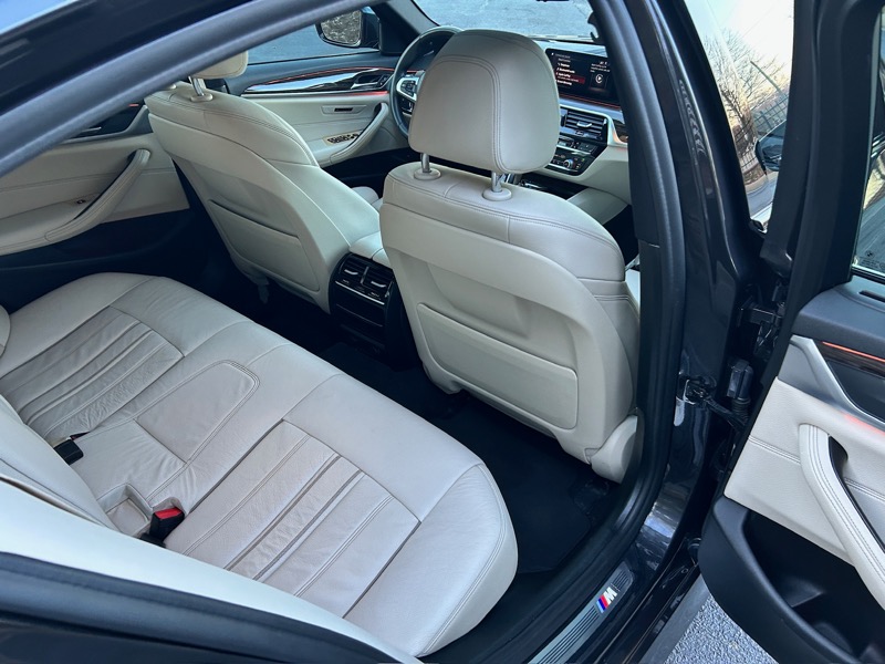 BMW 5-Series 540i 2019