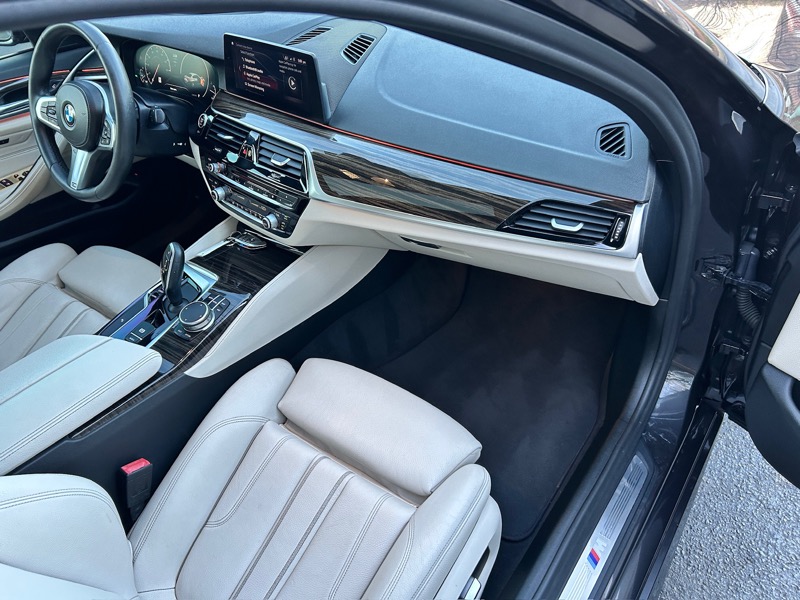 BMW 5-Series 540i 2019
