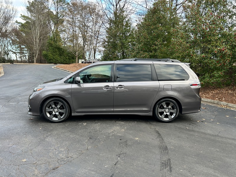 Toyota Sienna SE Premium FWD 8-Passenger V6 2016