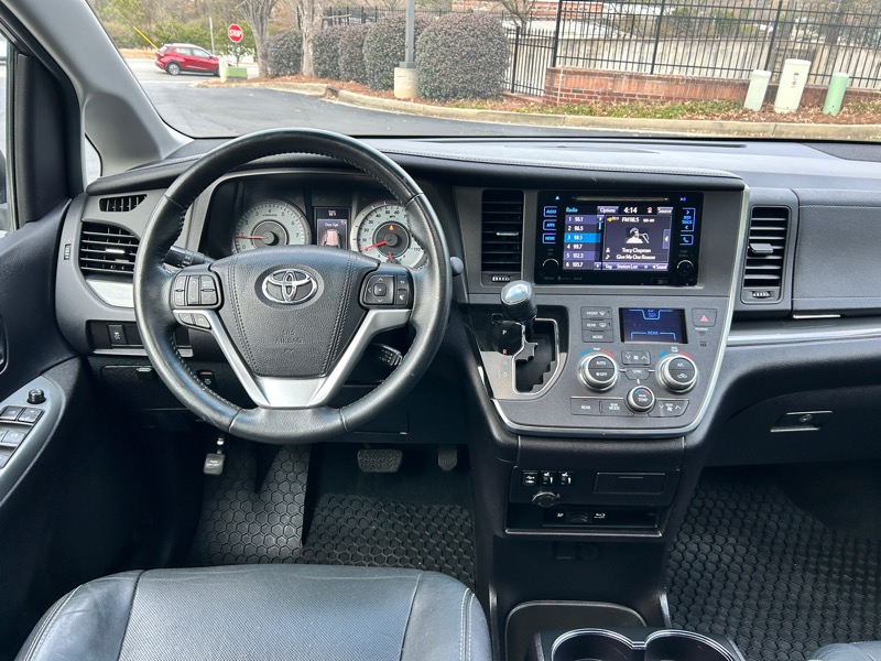 Toyota Sienna SE Premium FWD 8-Passenger V6 2016