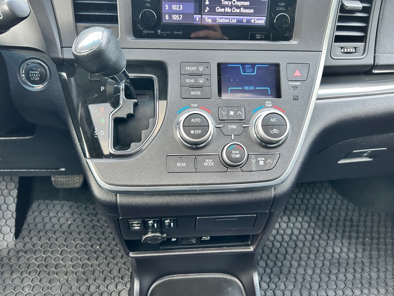 Toyota Sienna SE Premium FWD 8-Passenger V6 2016