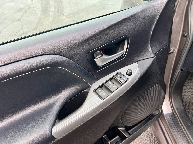 Toyota Sienna SE Premium FWD 8-Passenger V6 2016