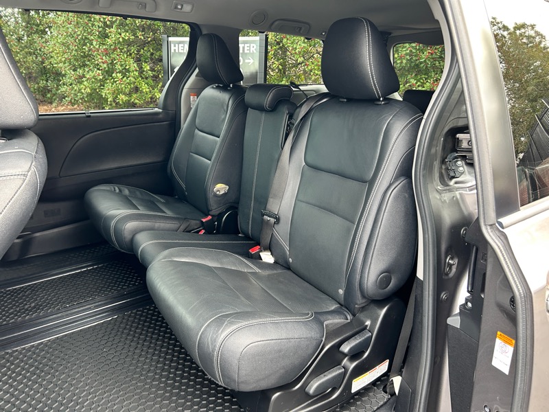 Toyota Sienna SE Premium FWD 8-Passenger V6 2016