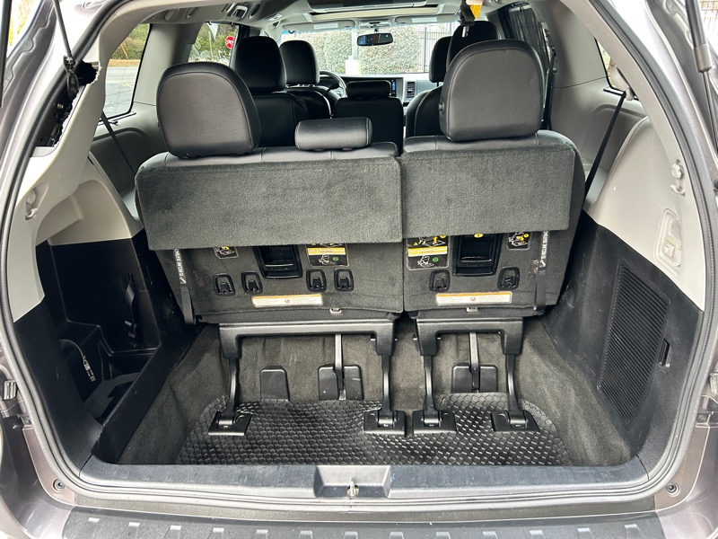 Toyota Sienna SE Premium FWD 8-Passenger V6 2016