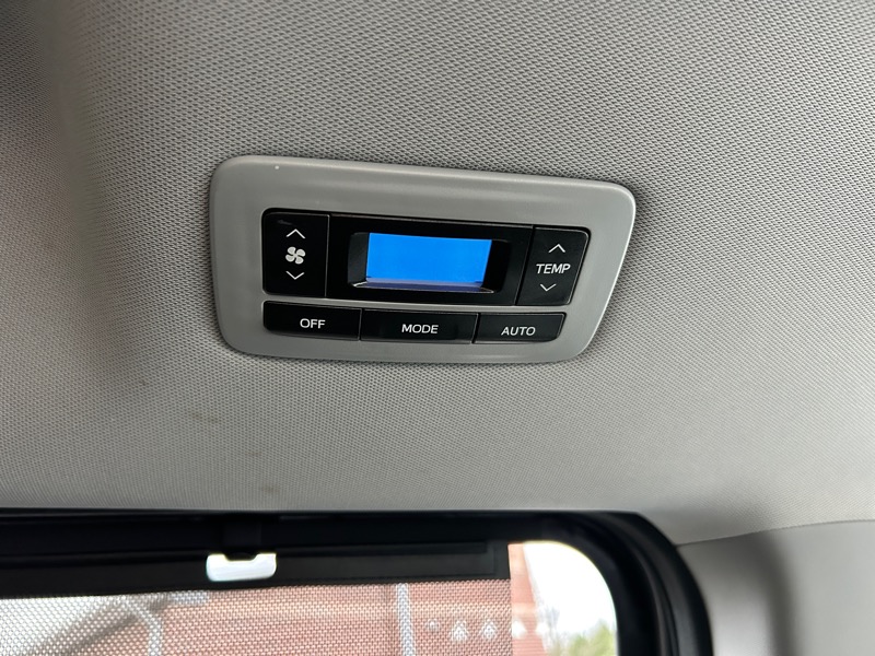 Toyota Sienna SE Premium FWD 8-Passenger V6 2016