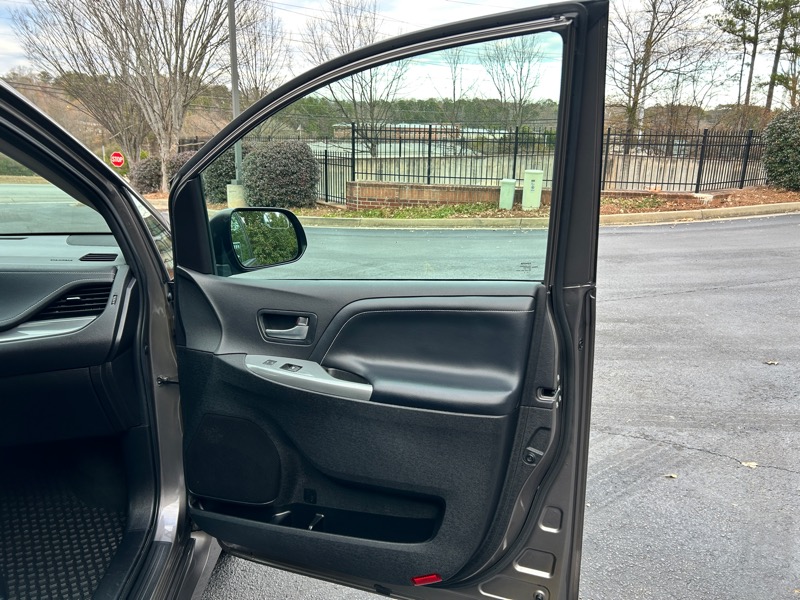 Toyota Sienna SE Premium FWD 8-Passenger V6 2016