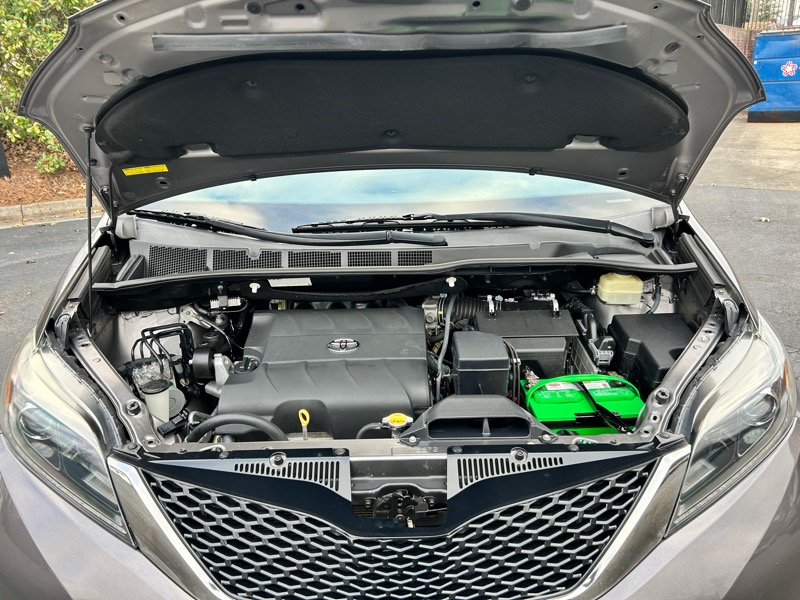 Toyota Sienna SE Premium FWD 8-Passenger V6 2016